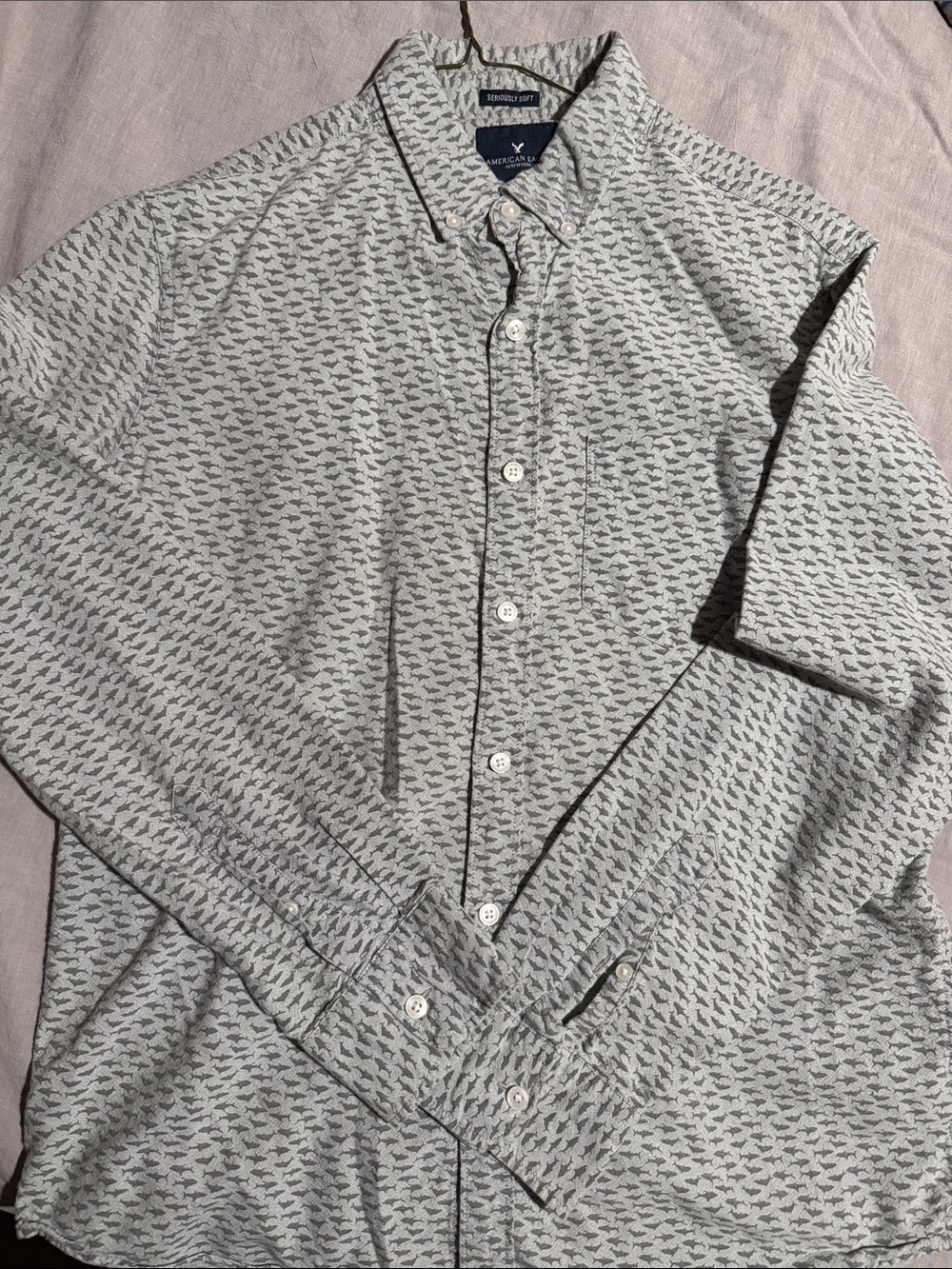 Long sleeve American Eagle shirt